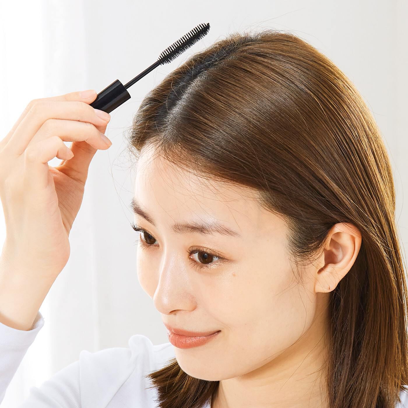 生え際白髪を速攻カラーメイク! おっきなブラシでうねり毛キャッチ 白髪ヘアマスカラ〈ダークブラウン〉の会【送料: 450円+税】