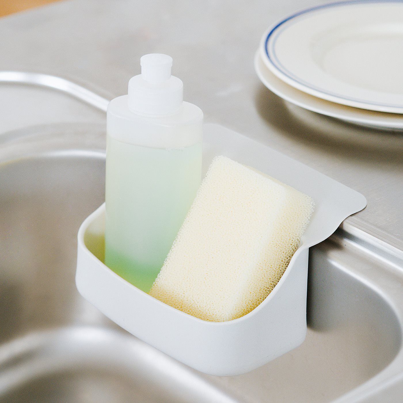 エスキューブキッチンズ くっつけて収納力UP!洗剤やスポンジが置けるペタッとラック【送料: 450円+税】