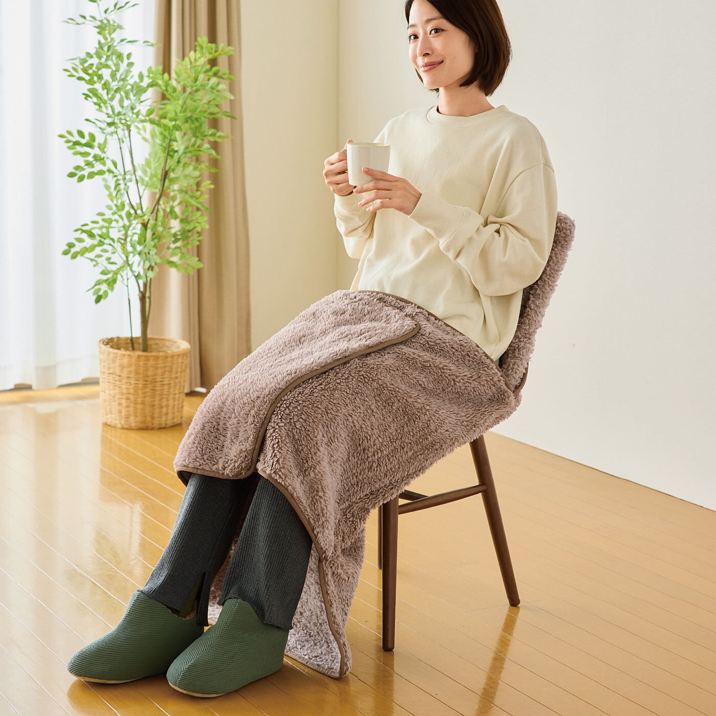 ふわふわ素材で腰まわりをまるごと包み込む あったかチェアカバー【送料無料】