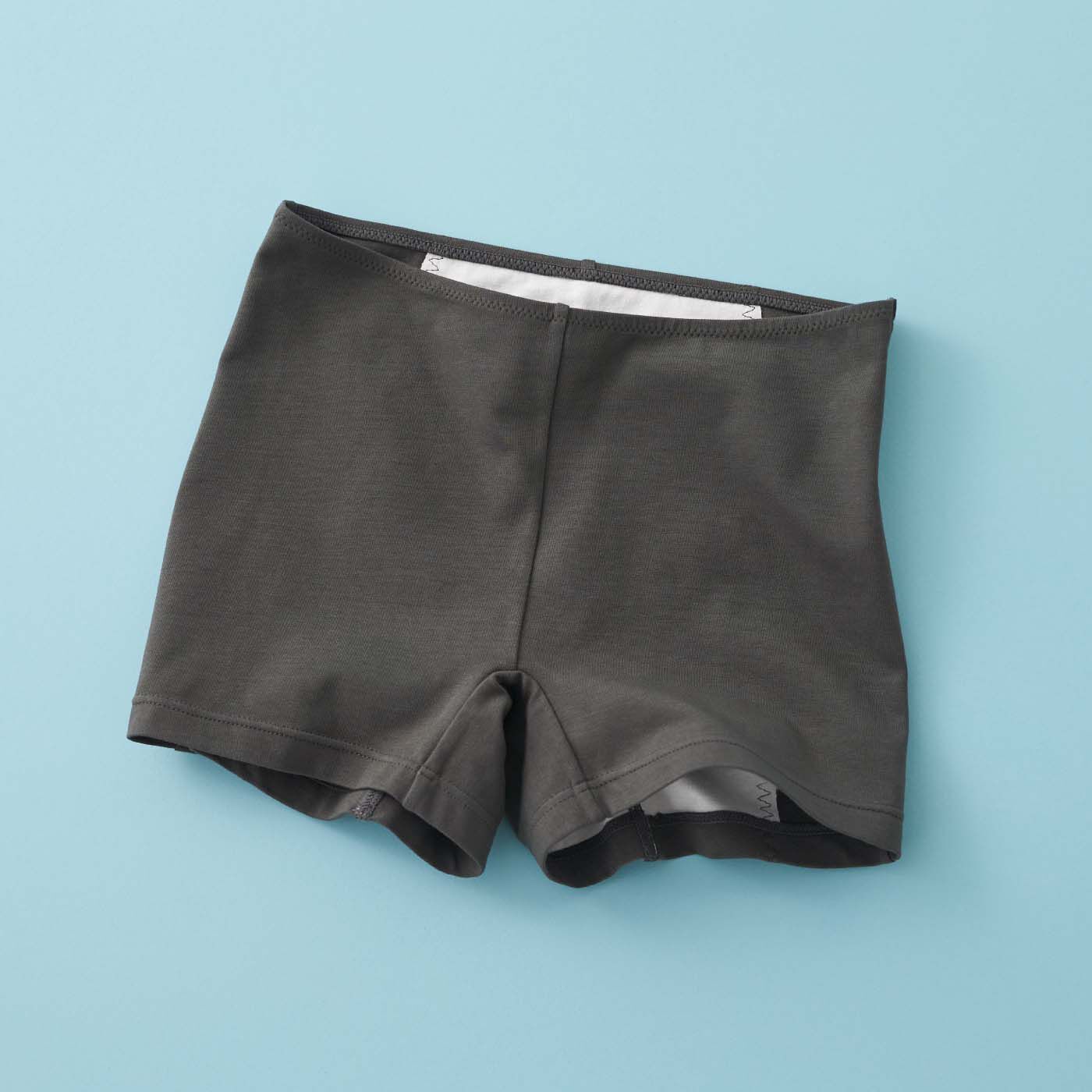 慣れない不安に寄り添う 肌側綿100%防水布の綿混オーバーパンツ【送料: 450円+税】