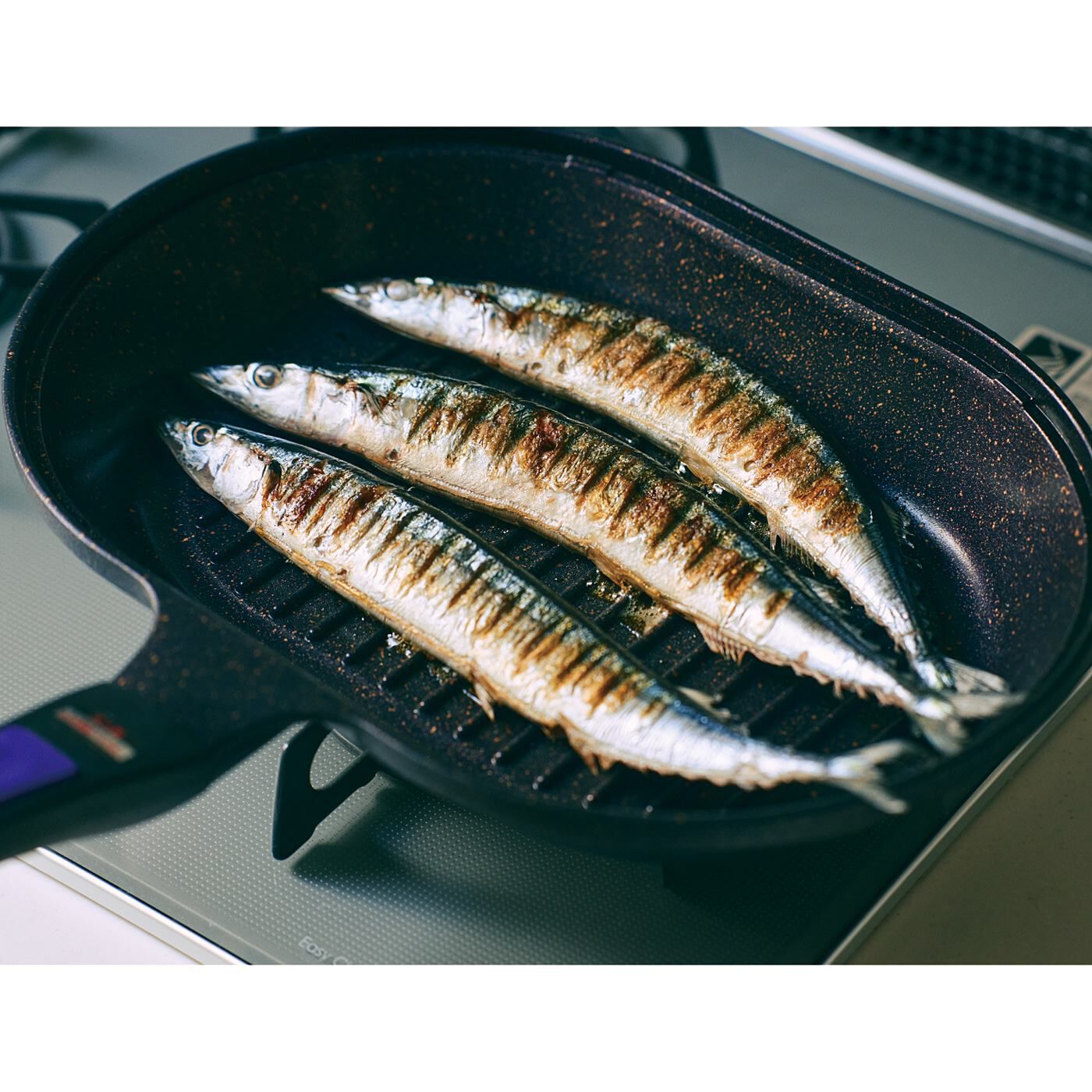 大きい魚やステーキも焼ける! ふっ素加工で食材がこびりつきにくい オーバルグリルパン【送料無料】