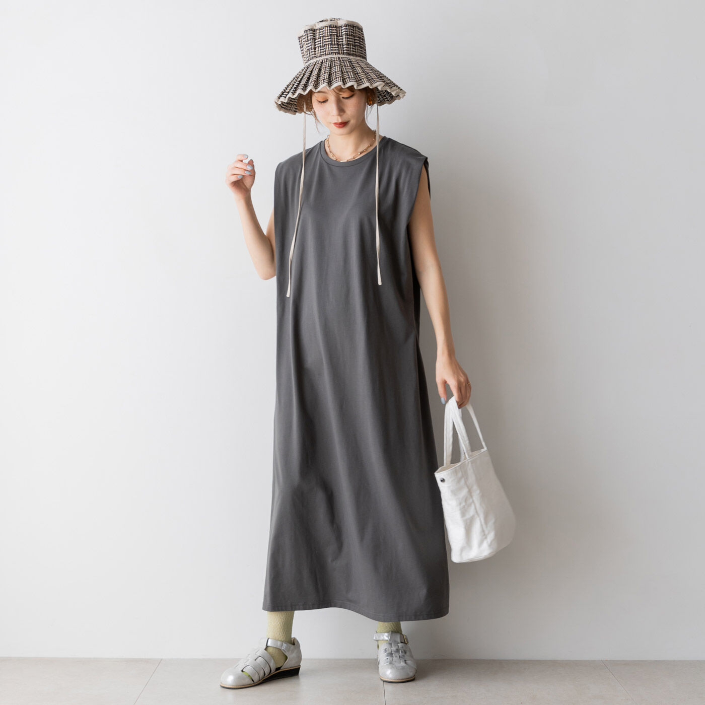 Moredde 産前産後楽しめる サイドファスナーで授乳が簡単 ショルダータッククルーネックカットソーワンピース〈チャコールグレー〉【送料無料】
