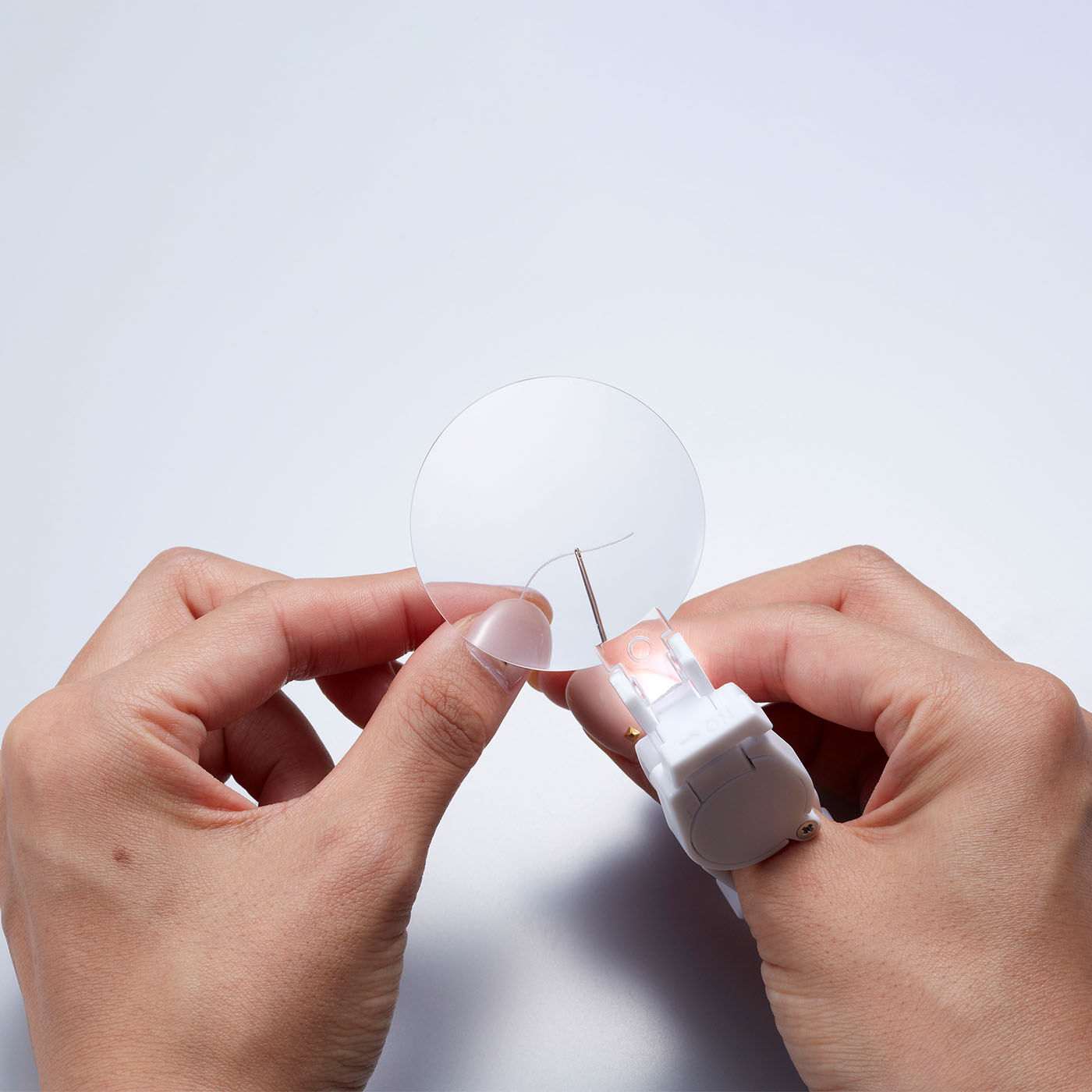 LED付き 手元を明るく拡大してくれる ゆびさきのルーペ【送料: 450円+税】