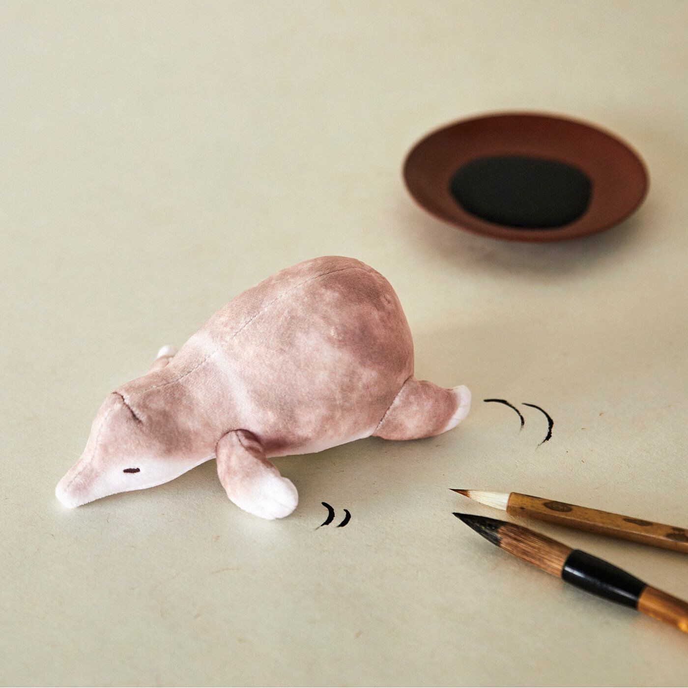 ミュージアム部 『鳥獣略画式』より かきかき進む モグラのほこり取りクリーナー【送料: 450円+税】