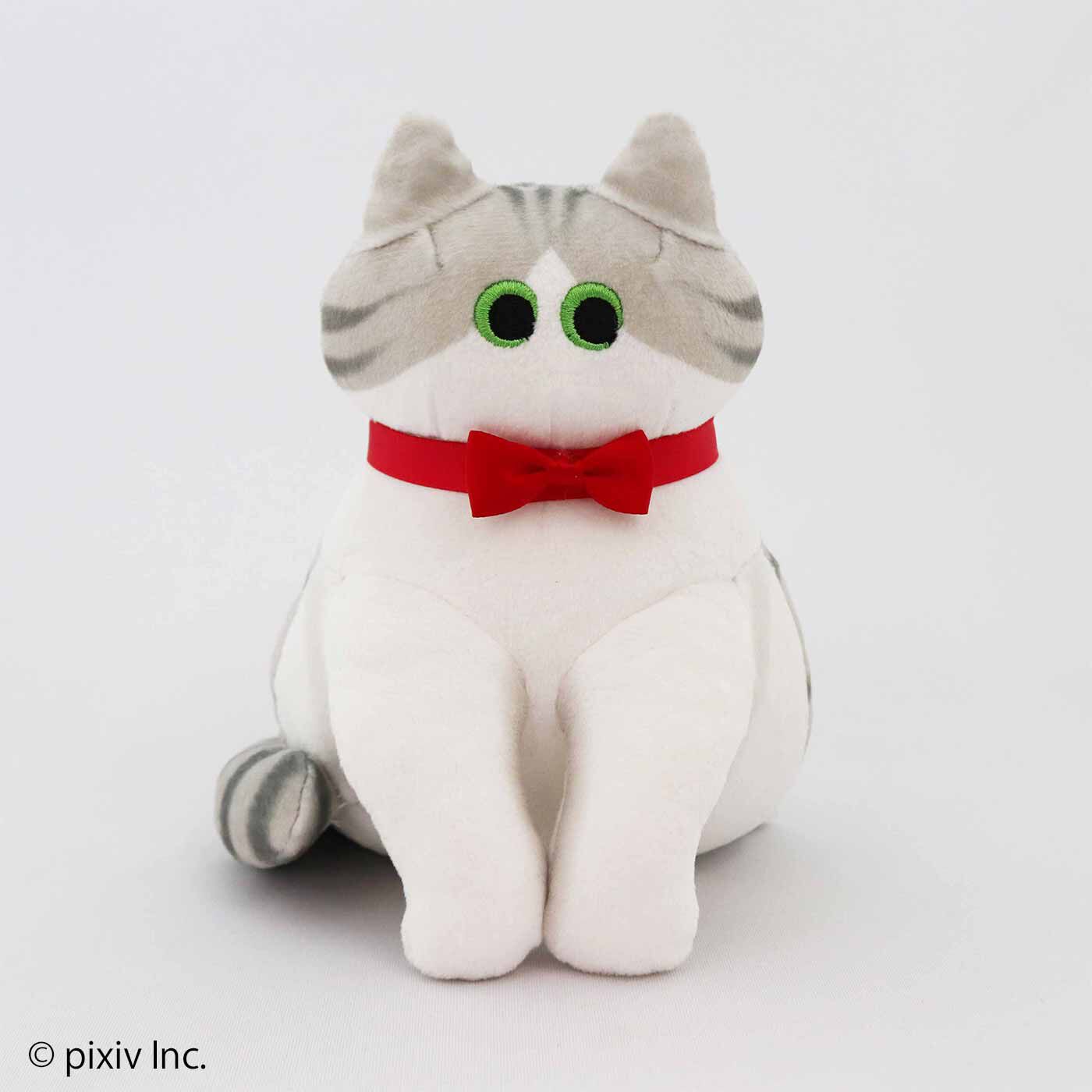 【予約販売: 8月分以降お届け】ニャーと!展×猫部 nanana もっちりサバ白ぬいぐるみ(予約特典付き)【送料無料】