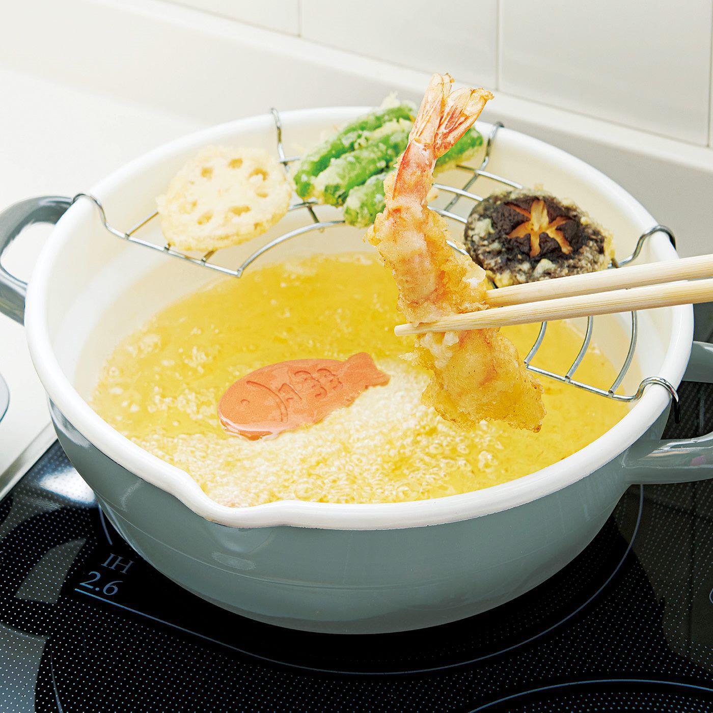 油にポンっと入れるだけで揚げ物レベルが手間なしアップ! サクッとあげものちゃん【送料: 450円+税】