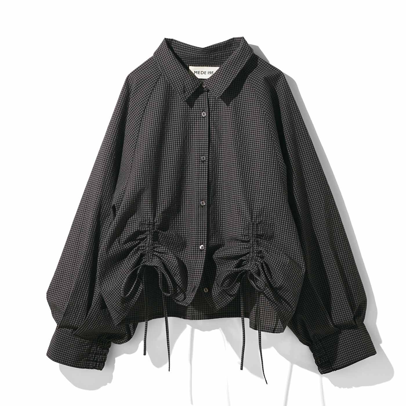 街でもレジャーでもさらっと涼しくUVガードはおりとしても便利なショート丈のオーバーシャツ。UVカット加工で紫外線を気にせず過ごせます。肌ばなれのいいたっぷりとボリュームのあるラグラン袖は、袖口の2段階