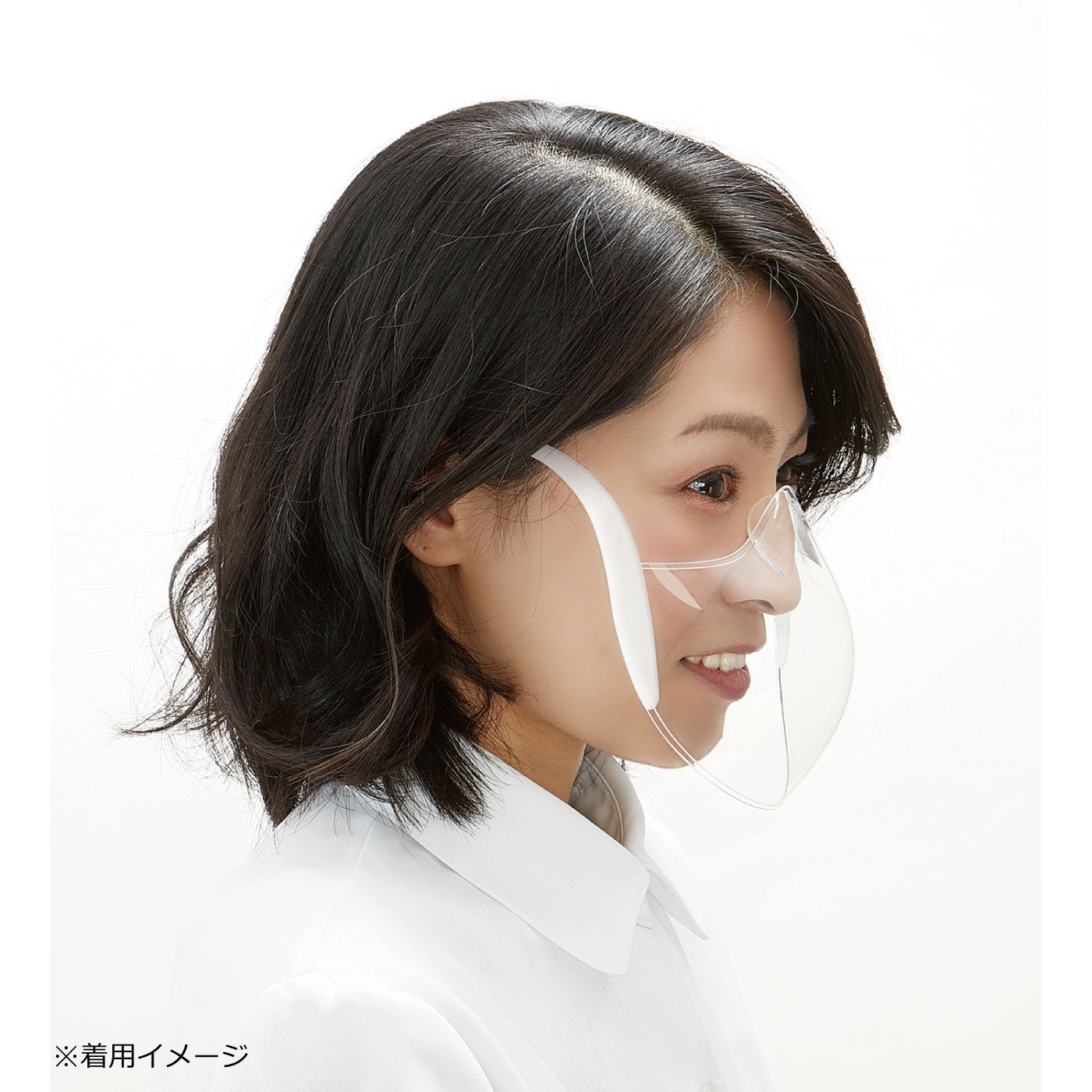 笑顔が見えるコミュニケーションマスク 近畿大学が開発した話題の「近大マスク」近畿大学理工学部機械工学科教授の西籔和明氏らとスケーター株式会社(奈良県奈良市)が開発した全面が透明なプラスチック製の飛沫防