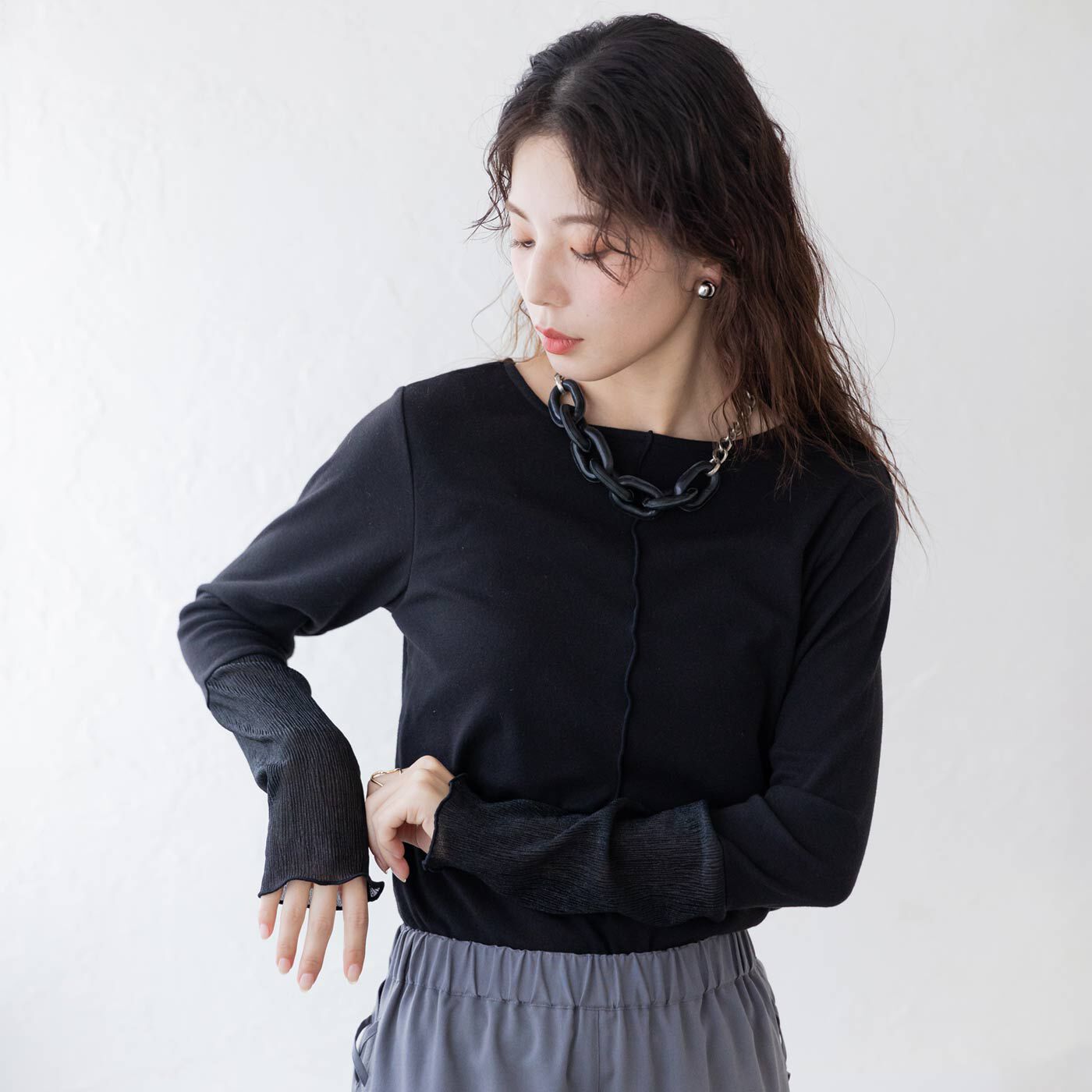 シアー袖がいつものコーデをワンランクアップ のびやか授乳トップス出産したら授乳しやすい服を着る機会が増えますが、着やすい服が限られてコーデがマンネリになりがち。授乳期でもおしゃれに見える服が作りたい!