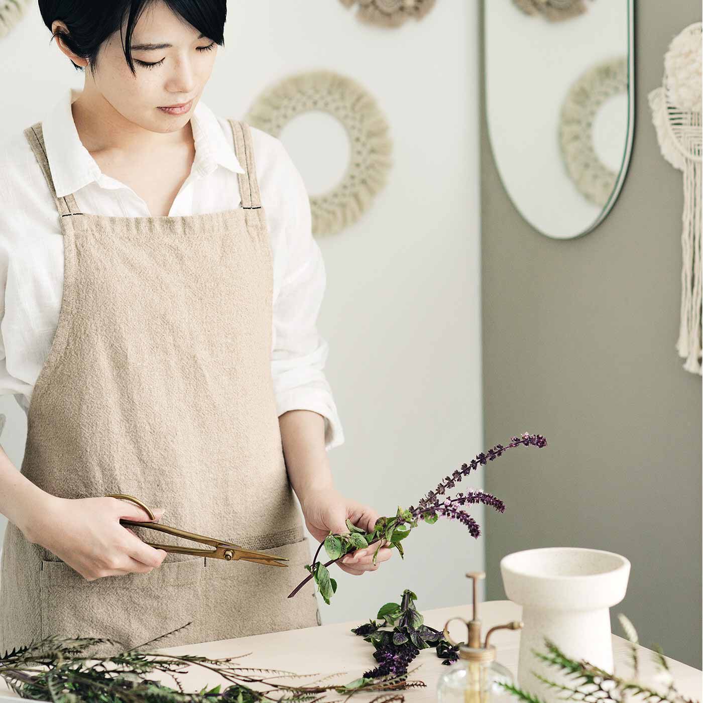 心地よいおうち時間 綿麻素材のHYGGEエプロン〈NATURAL〉【送料無料】