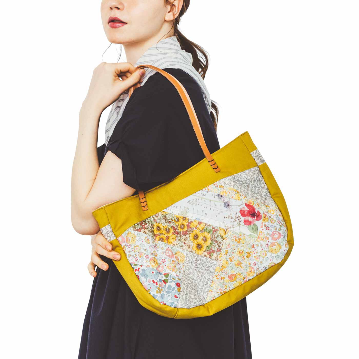 リバティ・ファブリックス とっておきのこだわりパッチワークバッグ〈イエロー〉【送料無料】