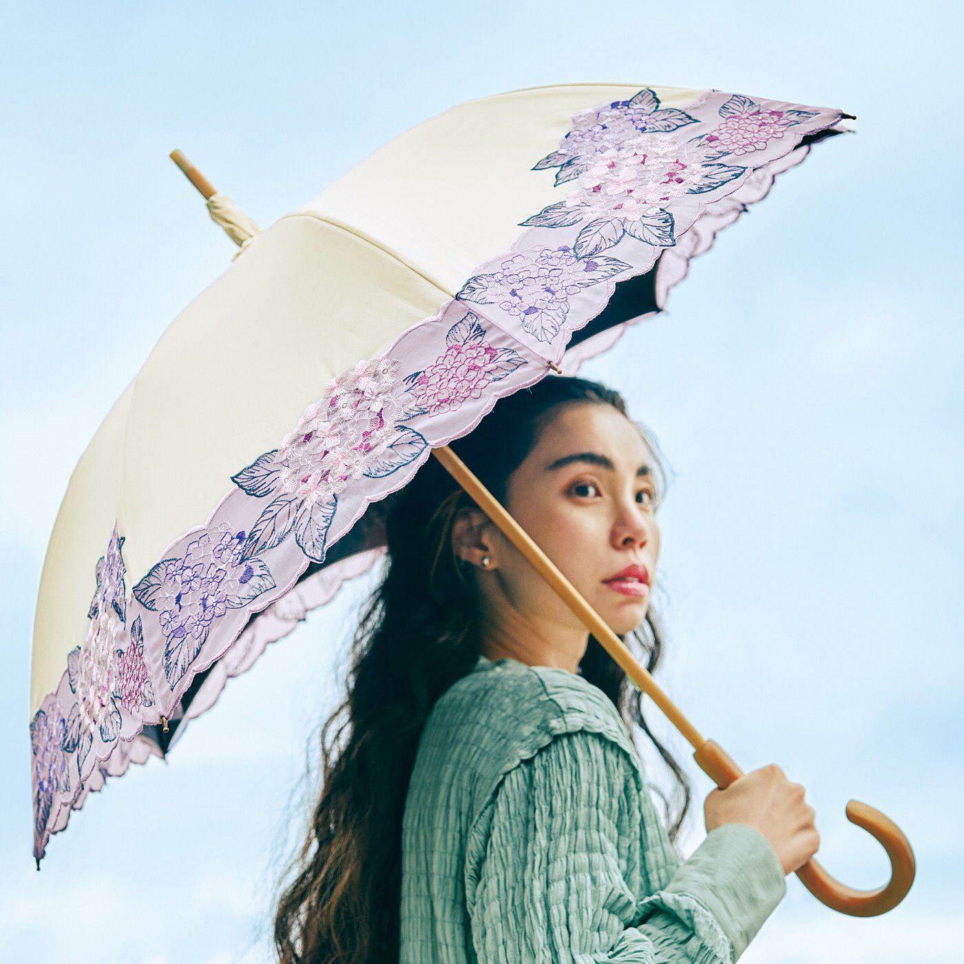 am&be 花束みたいな刺しゅう日傘〈紫陽花〉【送料無料】