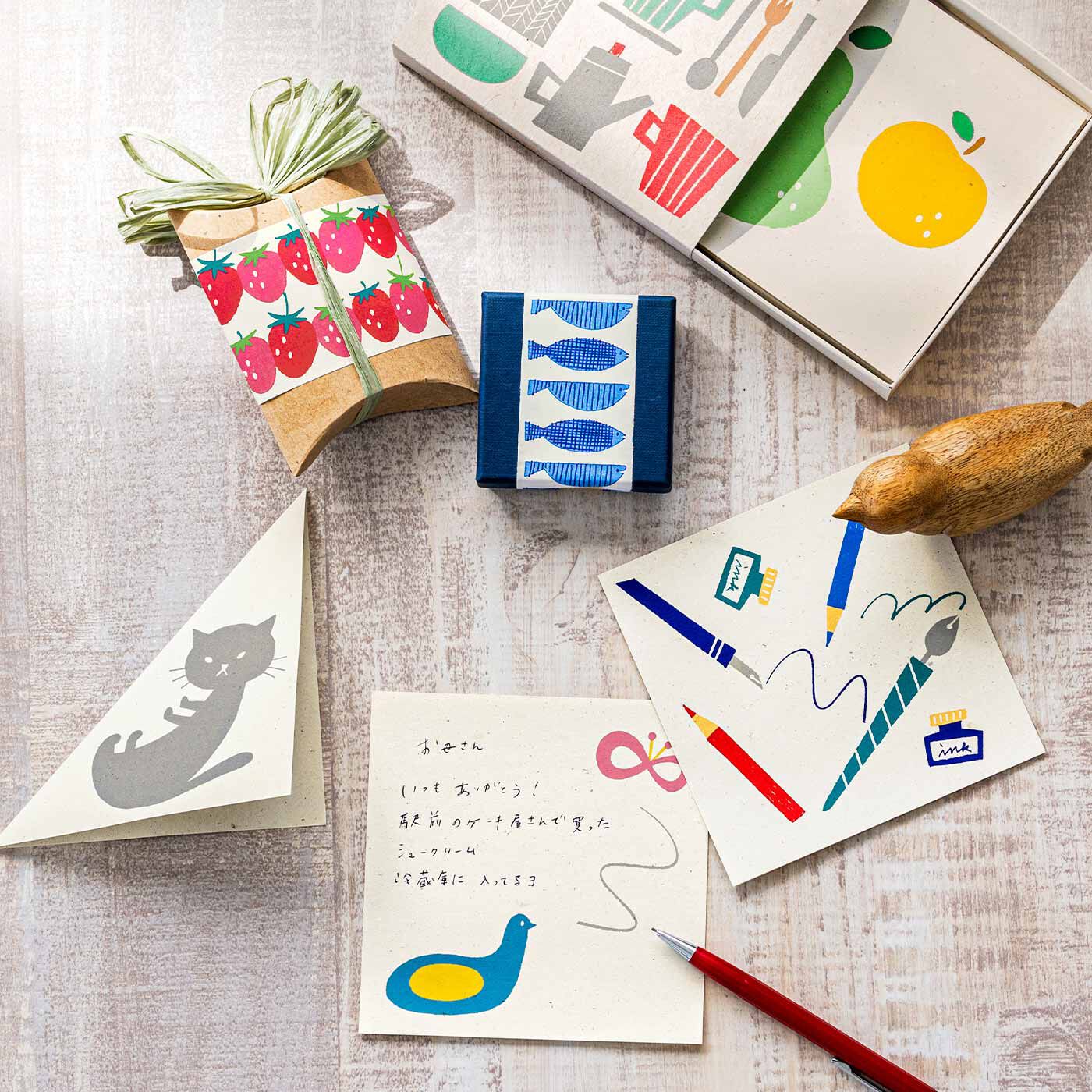 「読みもの」から「紙もの」、そして「贈りもの」へ!オリジナル柄をプリントしたかわいいメッセージペーパー。この紙は、誰かが愛した本からできています。誰かの人生に彩りを与えた古本たちから再生された紙は「ミ