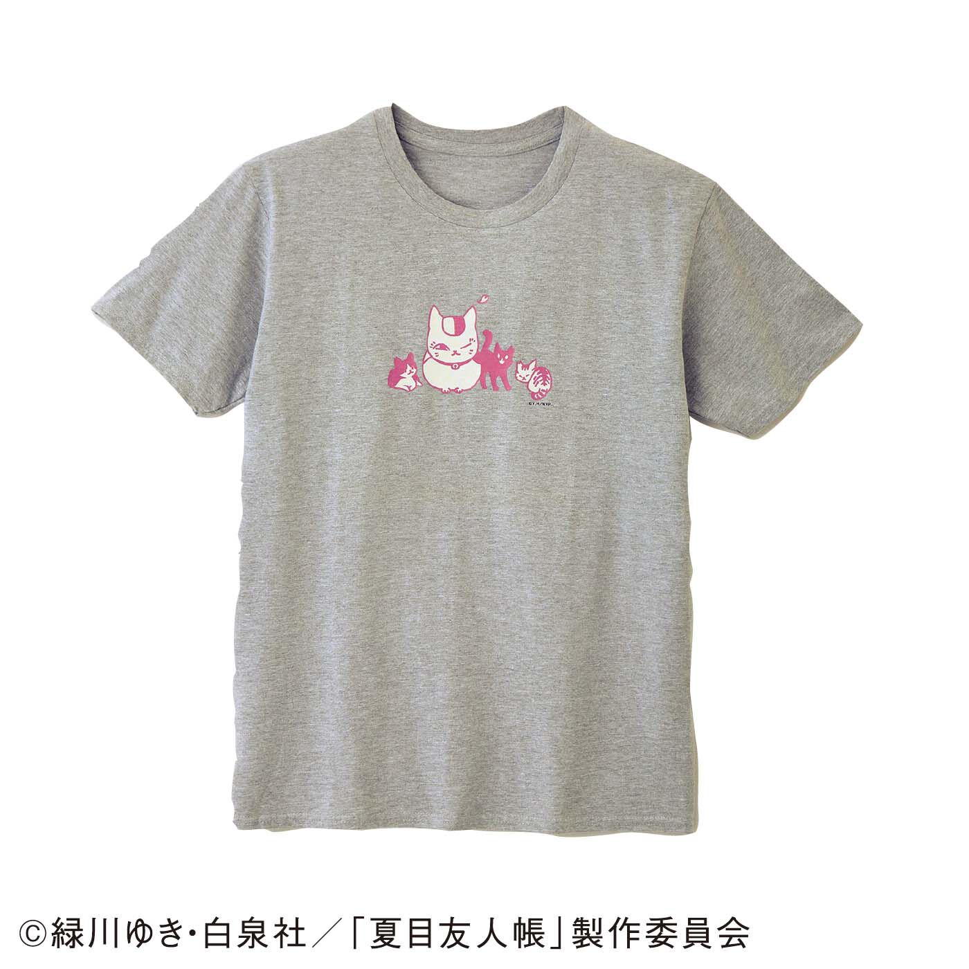 夏目友人帳本来は優美な姿を持つ斑(まだら)という妖怪が招き猫に封じ込められ、いつしかその形になじんでしまったもの。夏目が死んだら友人帳をもらうという約束で、夏目の用心棒をしながら家の飼い猫として一緒に