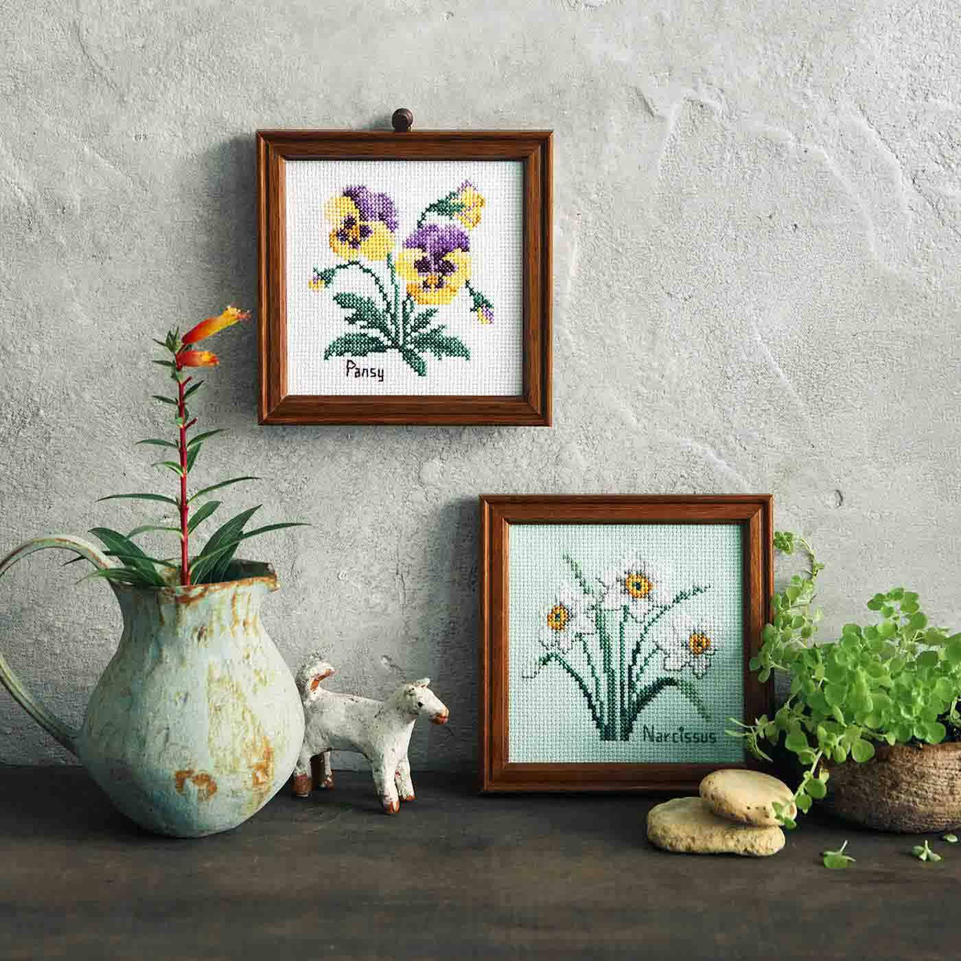植物画みたいにつづる クロスステッチサンプラーの会【送料: 450円+税】