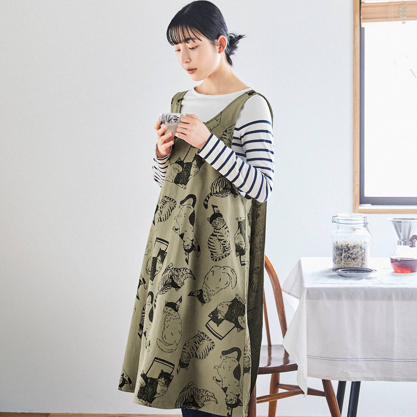 nemunoki paper item×猫部 音符ベレー帽の猫がシックなジャンパースカート風エプロンの会【送料無料】