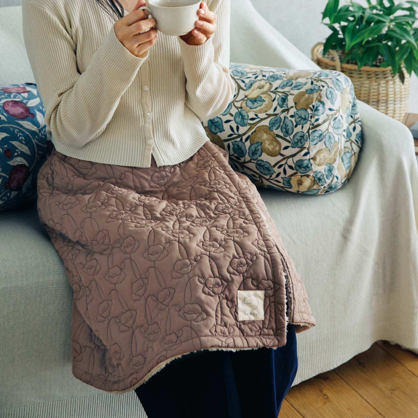 am&be 花咲くキルティングの2-WAY巻くブランケットの会【送料無料】