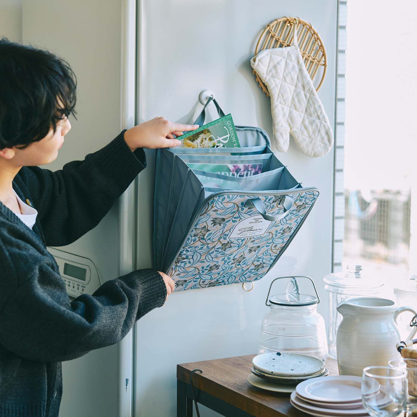 am&be アンティークフラワー アートブックのような持ち手の付いた じゃばらA4ファイルポーチの会【送料無料】