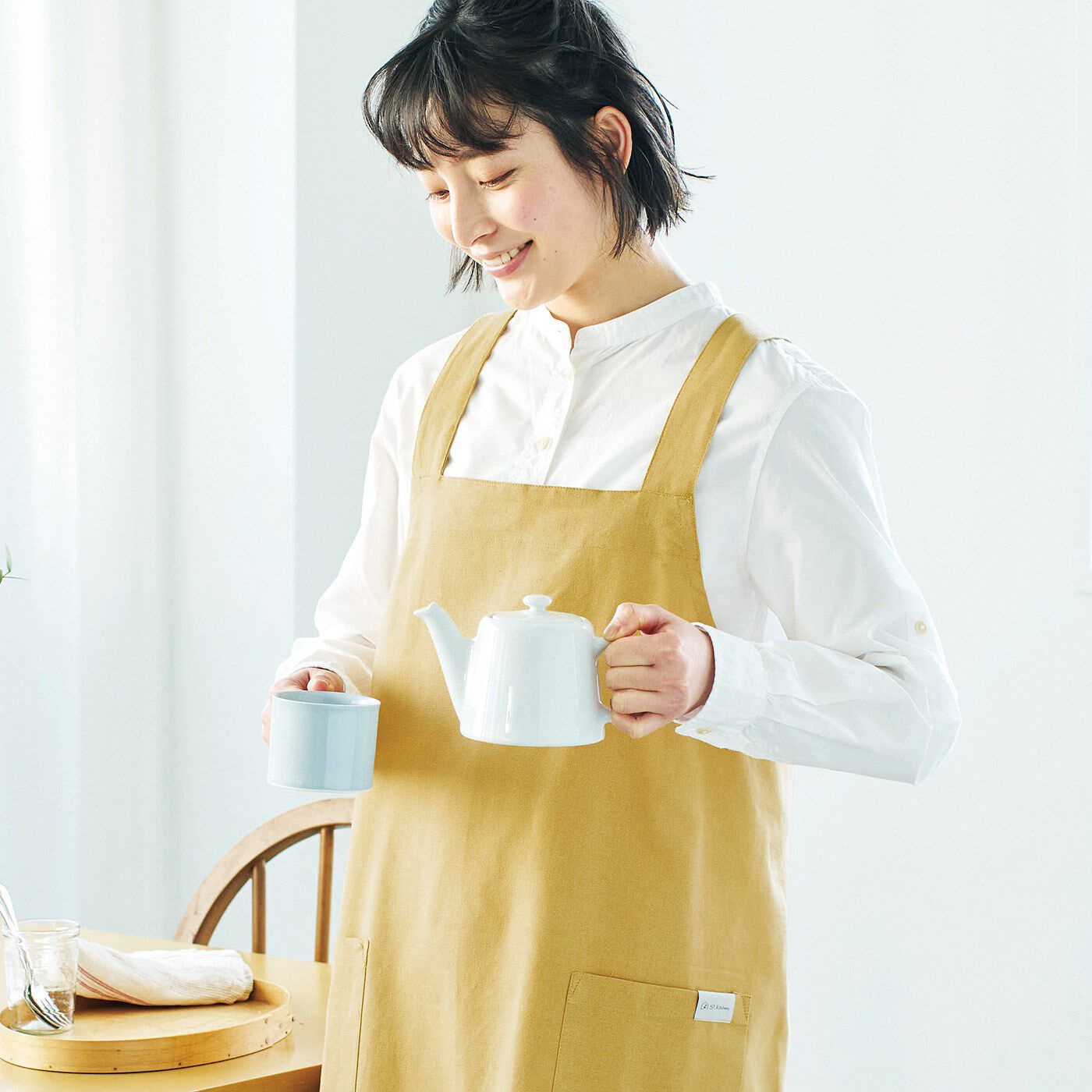 エスキューブキッチンズ かぶるだけでさっと着脱 ニュアンスカラーのバッククロスエプロンの会【送料: 450円+税】