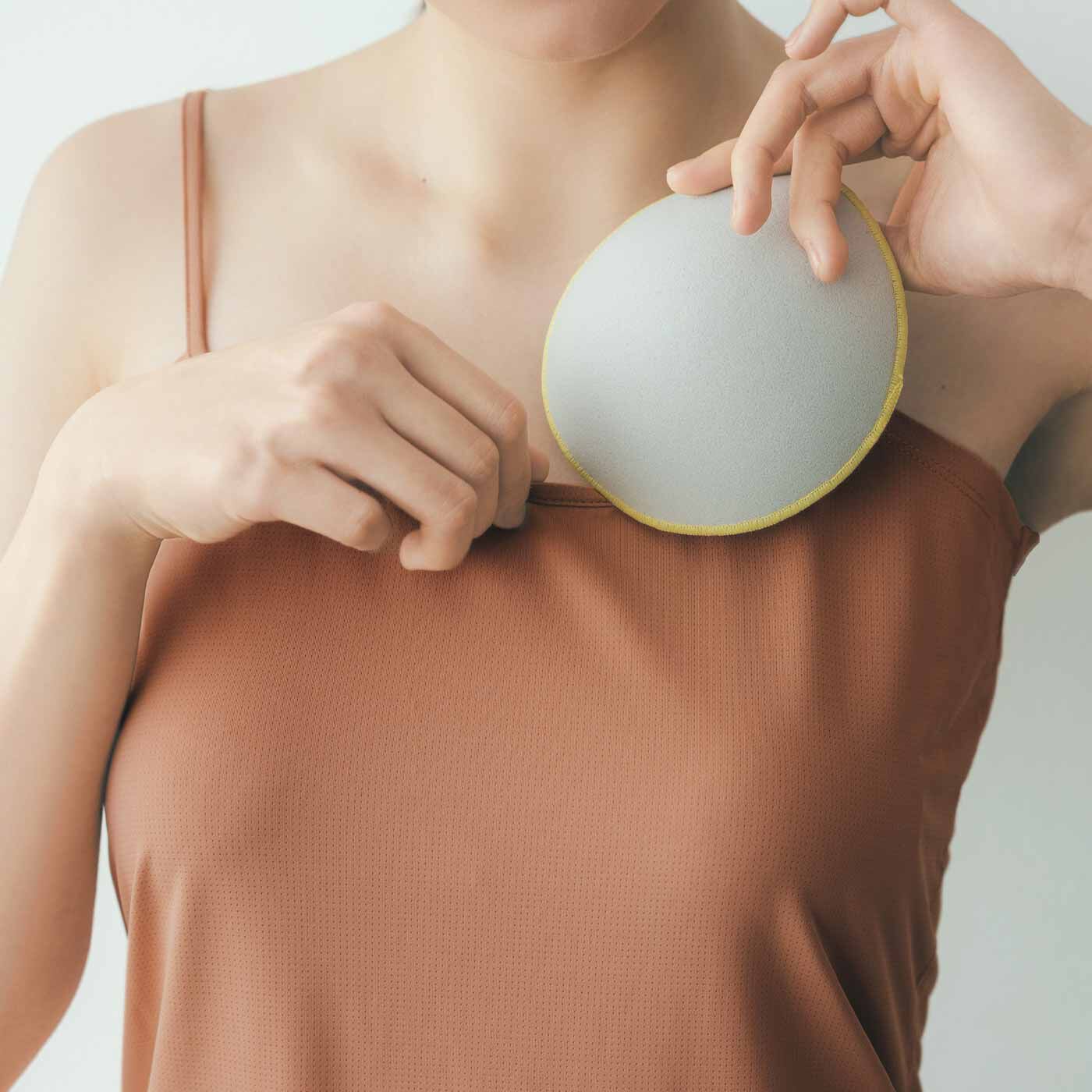 ユルセルフ 何もしたくない日の味方 自然なバストを演出 服に付けるブラカップ〈4枚2組〉の会【送料: 450円+税】