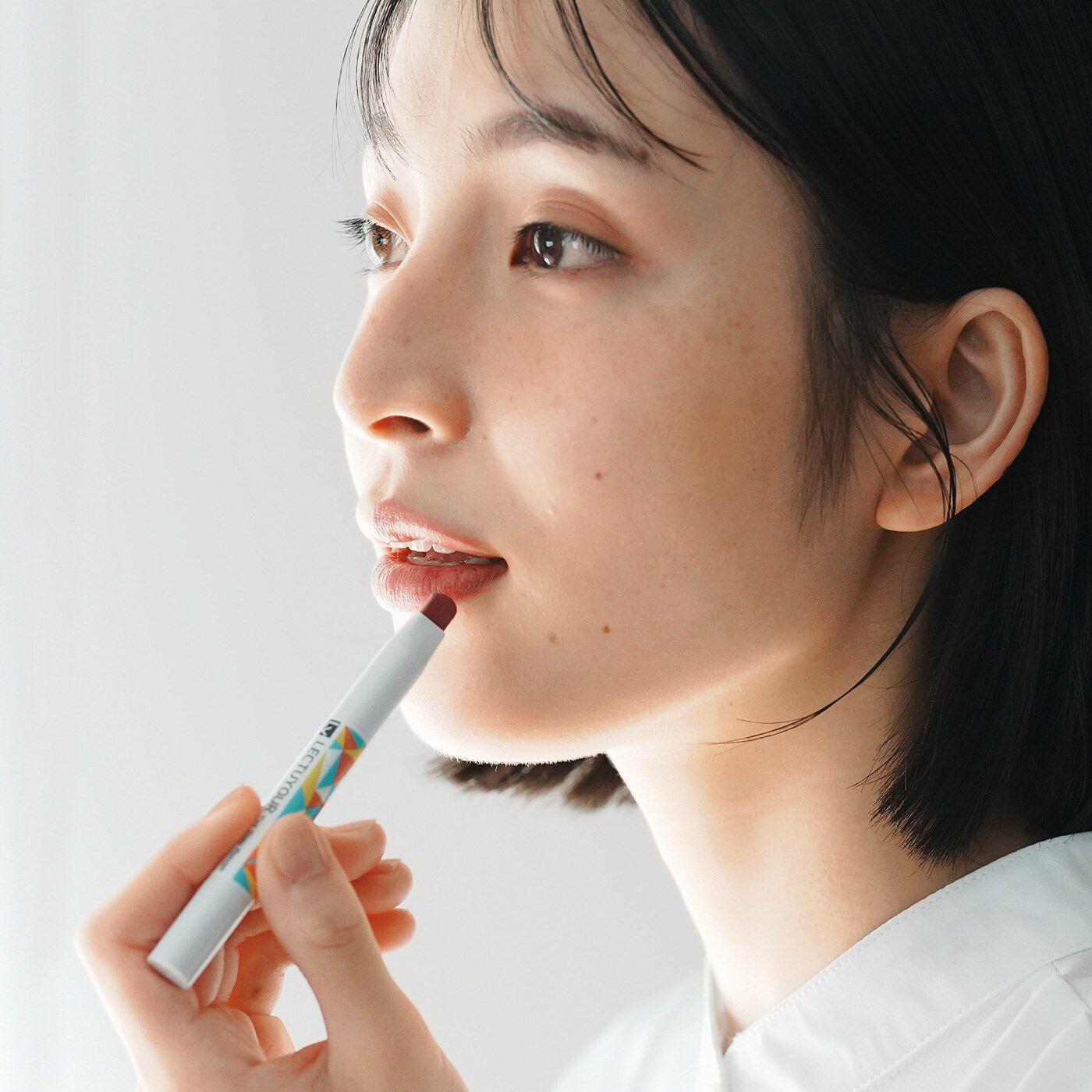 つやっとうるおって肌になじむ発色続くレクチュアティントステイルージュ〈ローズピンク〉の会【送料: 450円+税】
