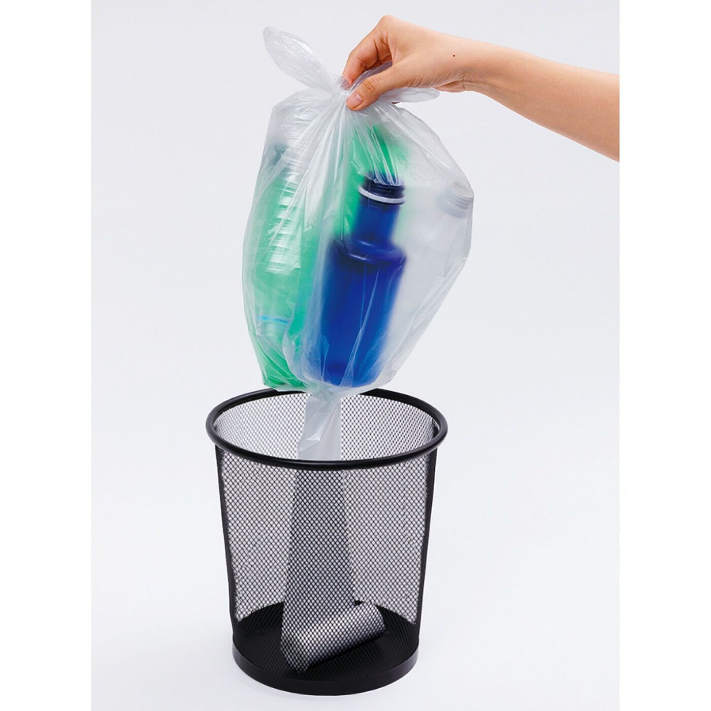 20枚の袋がロールになってコンパクト 次が使いやすいロール状ゴミ袋〈20L〉の会【送料: 450円+税】