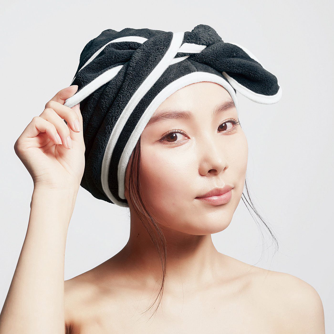 濡(ぬ)れたロングヘアもすばやく吸水!かぶって巻いてクイックドライヘアターバン〈ブラック〉の会【送料: 450円+税】