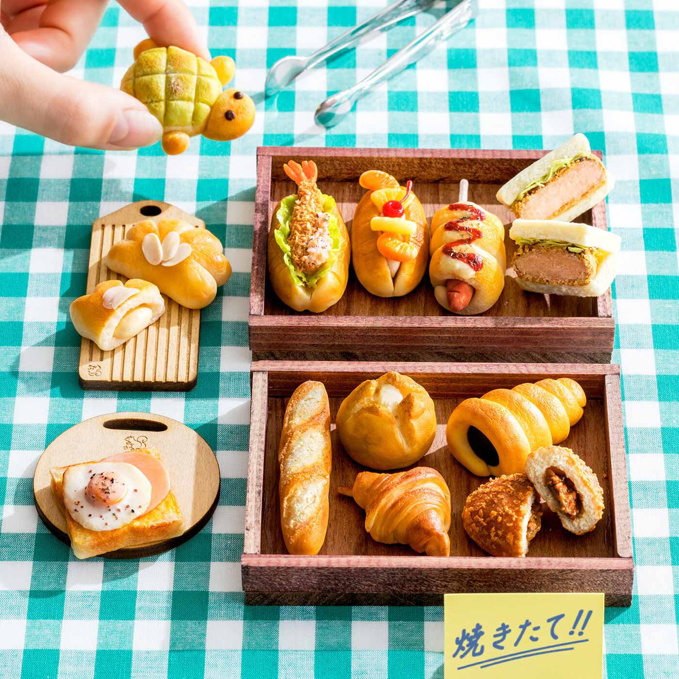 【4月分以降お届け】ちっちゃいけど本物そっくり! 粘土ミニチュア地元のパン屋さんの会【送料: 450円+税】
