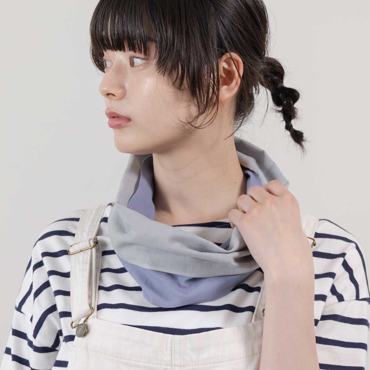 肌ざわりよし。汗や日差し対策におすすめ【Oo(ワオ)】のキャッチフレーズは「首の肌着」。"両面染色技術"をもとに表と裏を異なる色で染色した一枚の手ぬぐい生地を、輪っか状に縫い合わせ