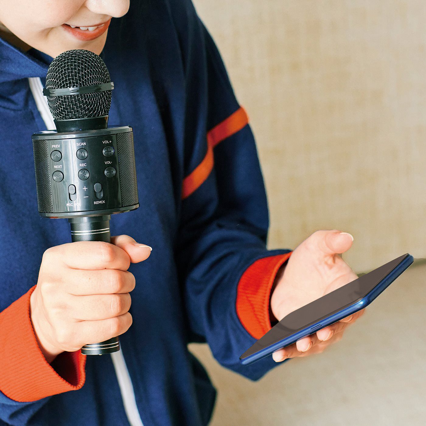 マイク1本でおうちがいつでもカラオケボックス!スマホで楽しめるカラオケマイク【送料: 450円+税】