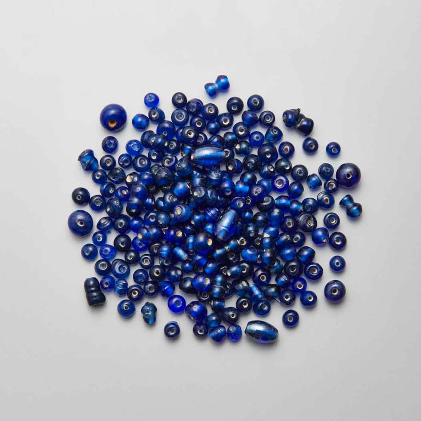 インドで半世紀以上前に作られた ヴィンテージガラスビーズアソート〈BLUE〉【送料: 450円+税】