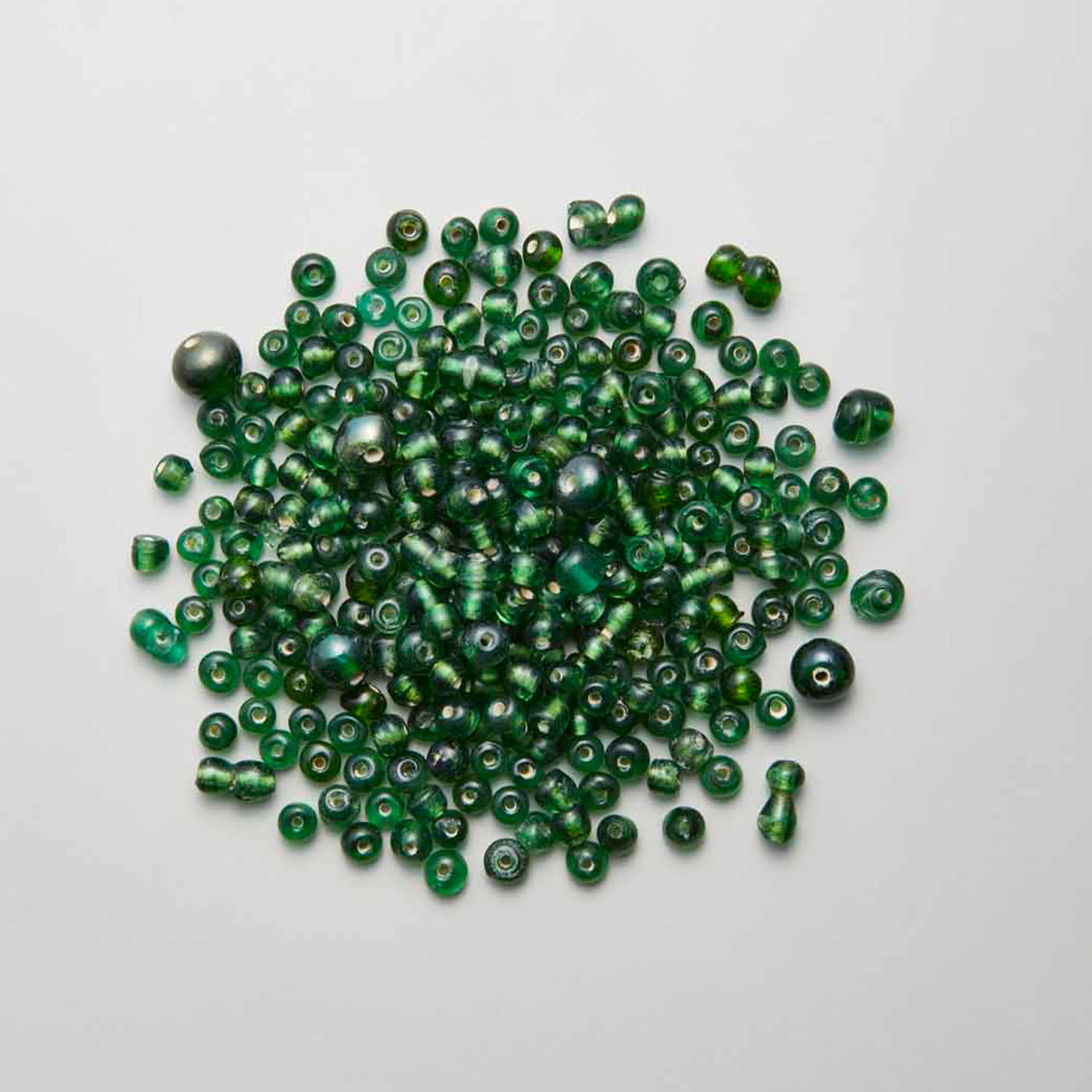 インドで半世紀以上前に作られた ヴィンテージガラスビーズアソート〈GREEN〉【送料: 450円+税】