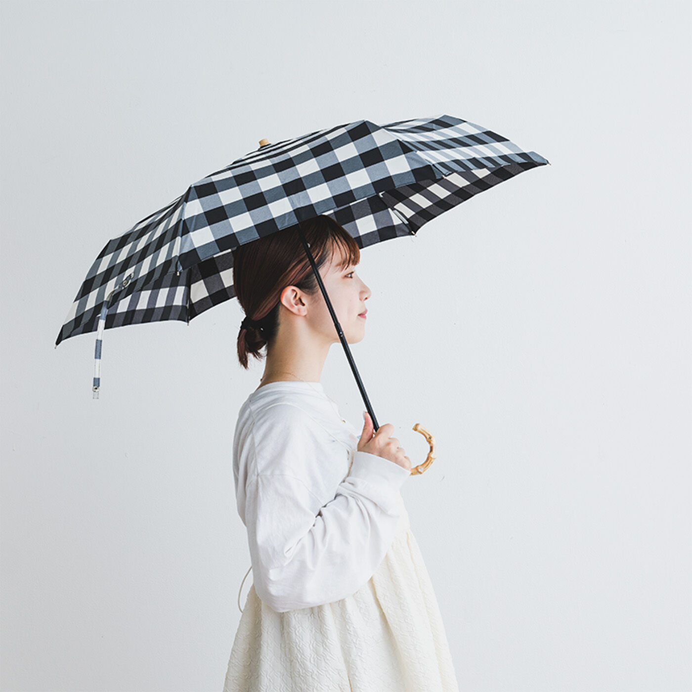 コーディネイトも楽しくUV対策 ギンガムチェックの晴雨兼用折り畳み傘〈BLACK〉【送料無料】