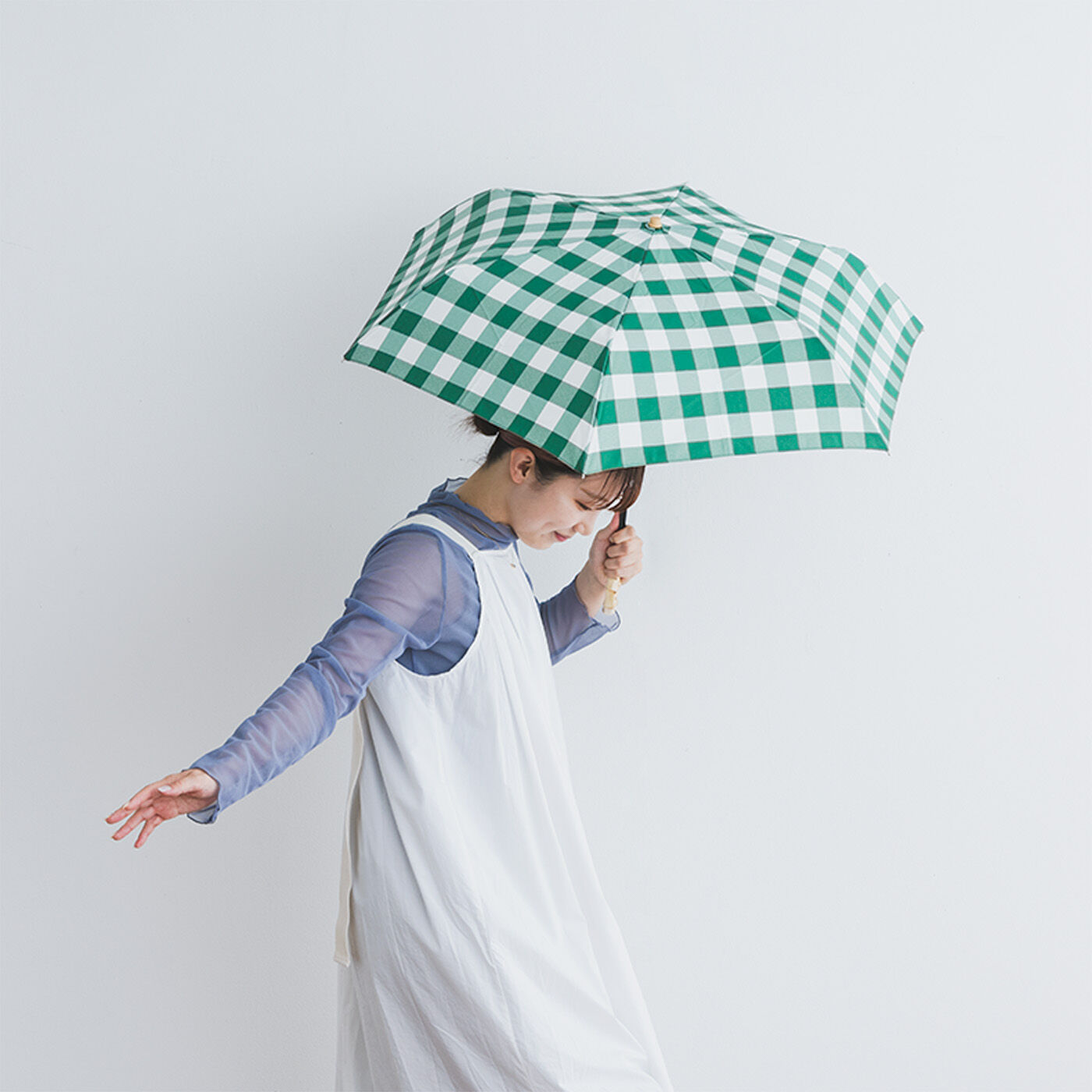 コーディネイトも楽しくUV対策 ギンガムチェックの晴雨兼用折り畳み傘〈GREEN〉【送料無料】