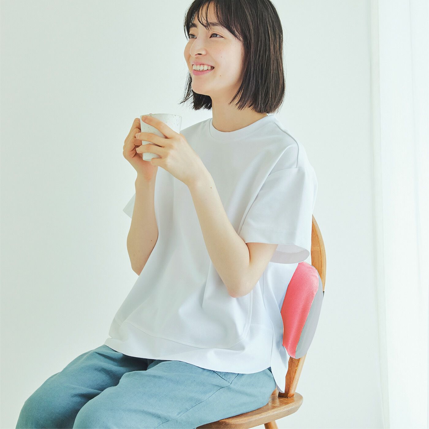 ふたつのボールがグイっと押す! 寝ても座っても使える背筋サポートクッション〈ピンク〉【送料無料】
