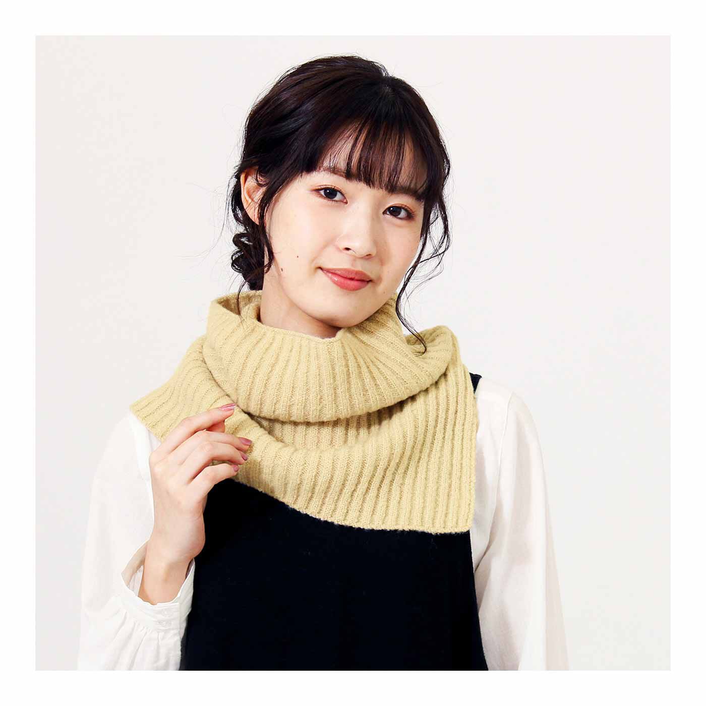 おしゃれにアレンジ スリット入りリブ編みニットマフラー【送料: 450円+税】