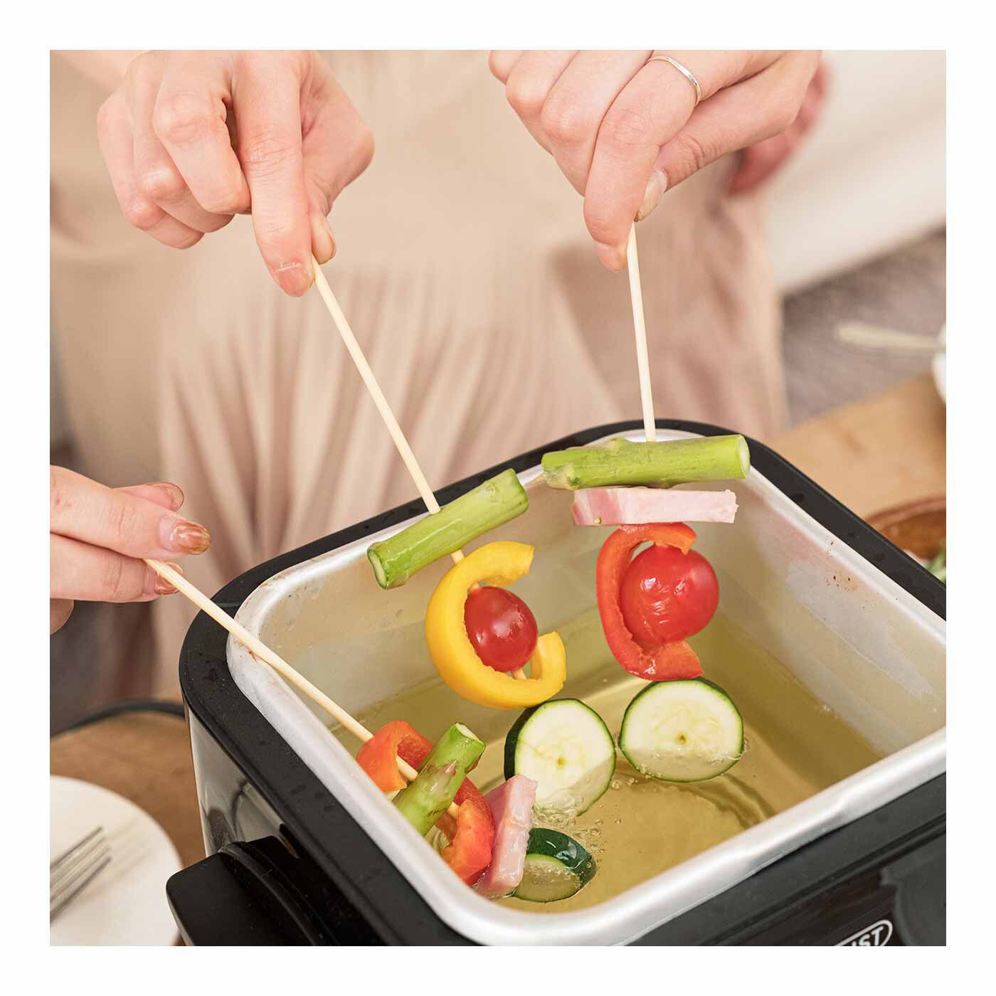 テーブルでも楽しめる 油が飛び散りにくい ふたつきスクエアフライヤー(1.2L)【送料無料】