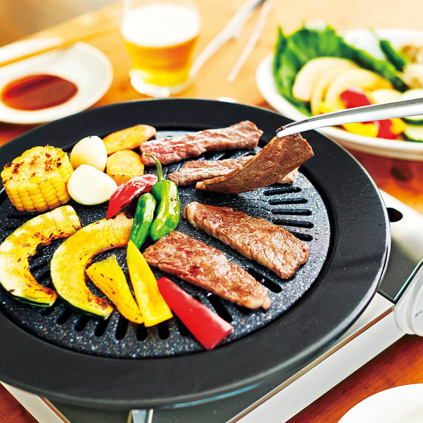 カセットコンロに置くだけ! 余分な油を落としながら本格的に楽しめる焼肉グリルプレート〈33.5cm〉【送料: 450円+税】