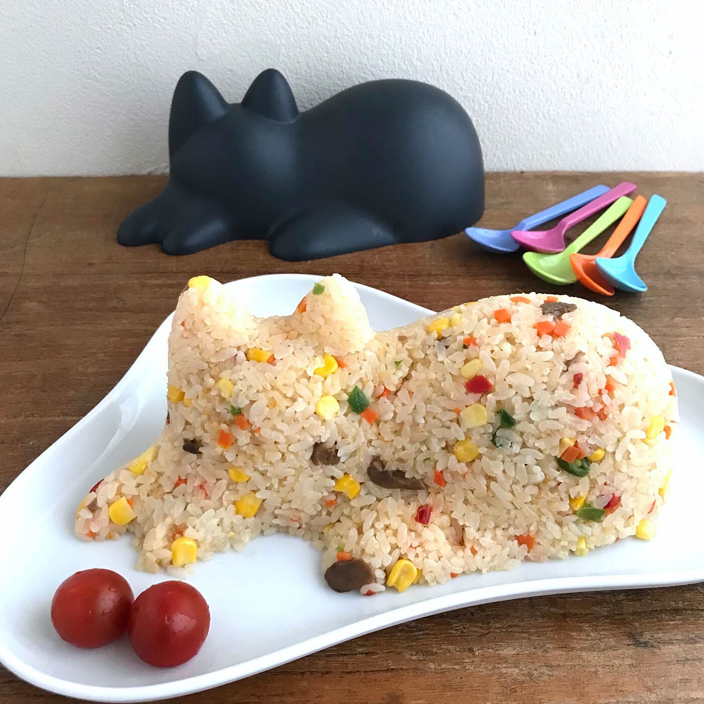 ごはんにゼリーに雪だるま! +d 猫シルエットが作れる「ネコカップ」【送料: 450円+税】