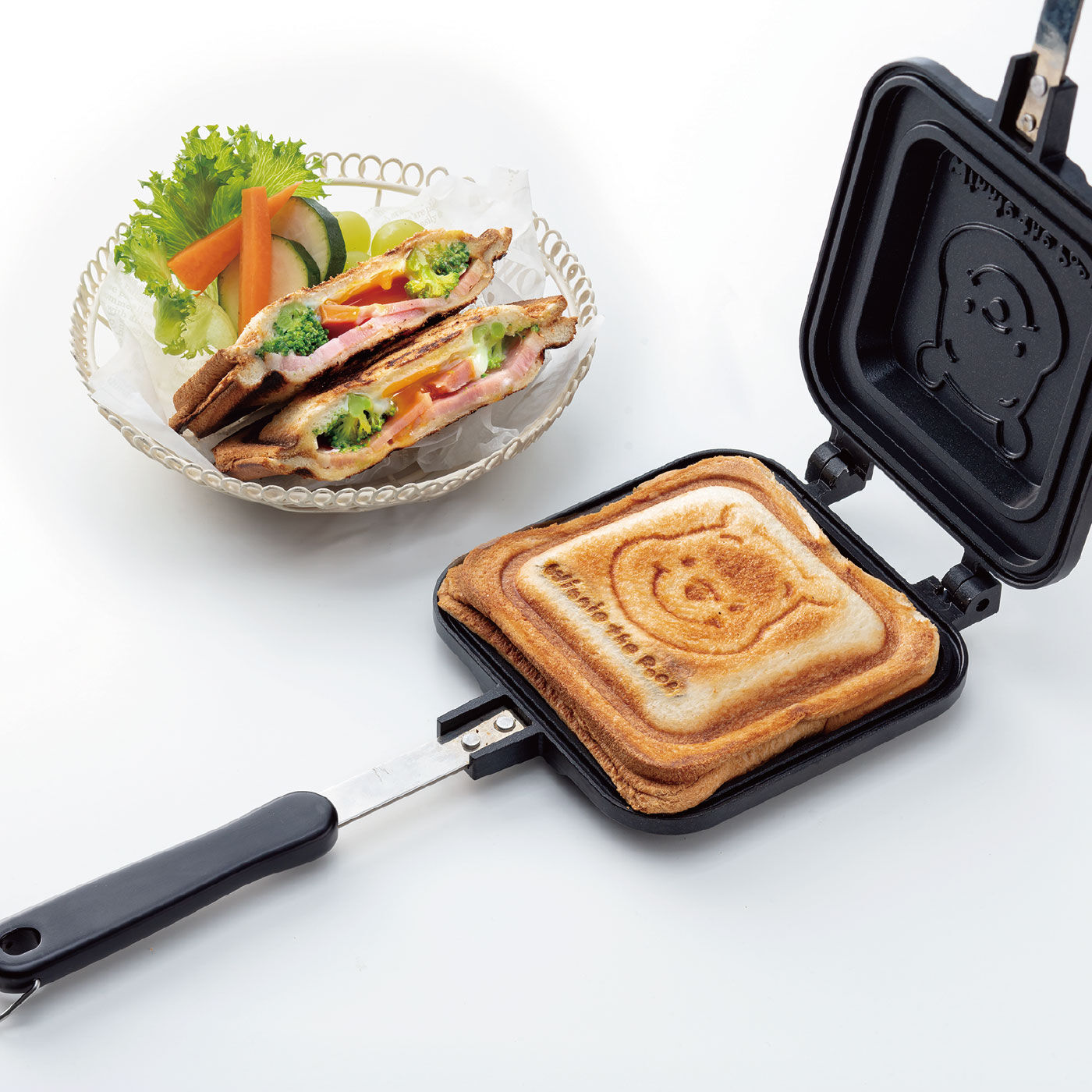朝食・ブランチ・アウトドアでも大活躍!アルミ製ホットサンドメーカー(くまのプーさん)【送料無料】