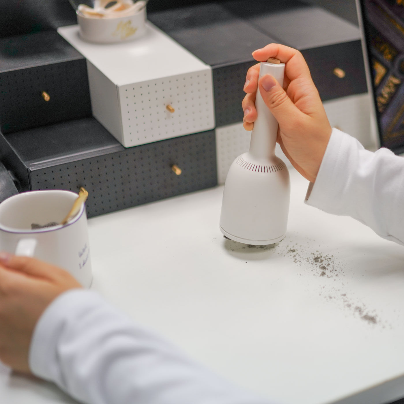 ハンドベルみたい かわいい充電式卓上クリーナー【送料無料】
