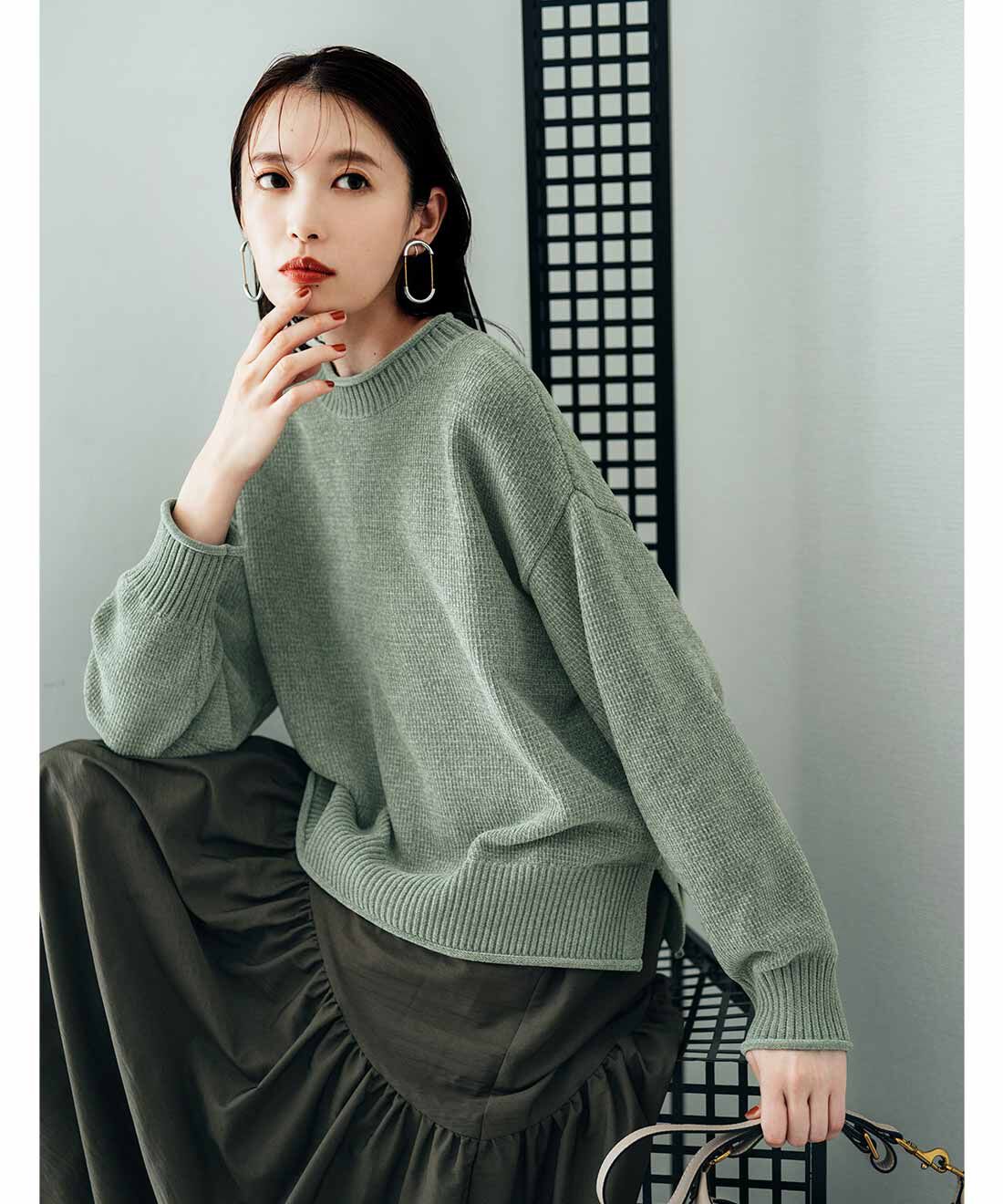 滑らかベロアタッチな風合いのディテールにこだわったモールニット