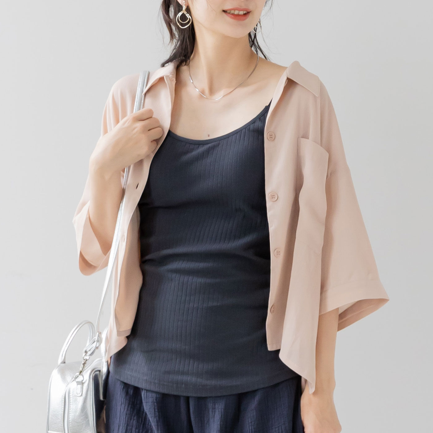 [Mama select]産前・産後使える ストラップが伸びて授乳しやすい カップ付きキャミソール〈チャコール〉【送料: 450円+税】