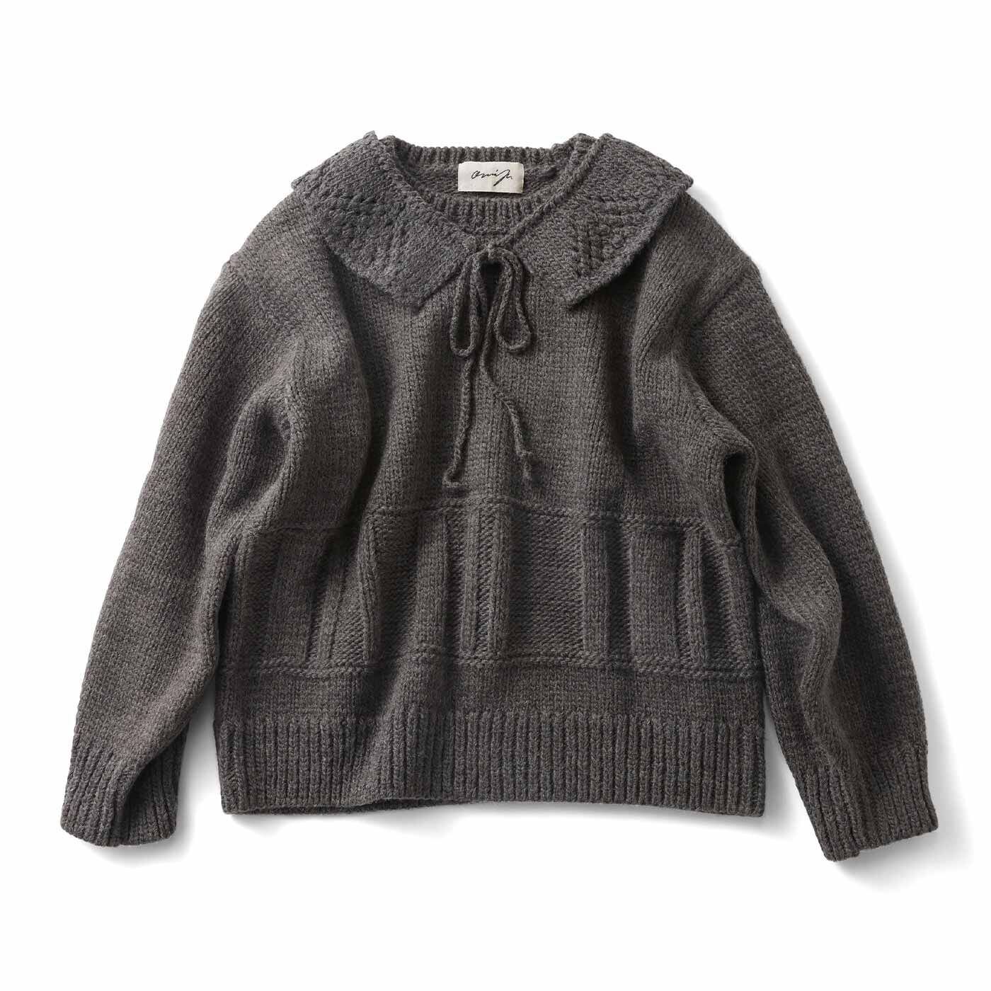 チャコールグレー