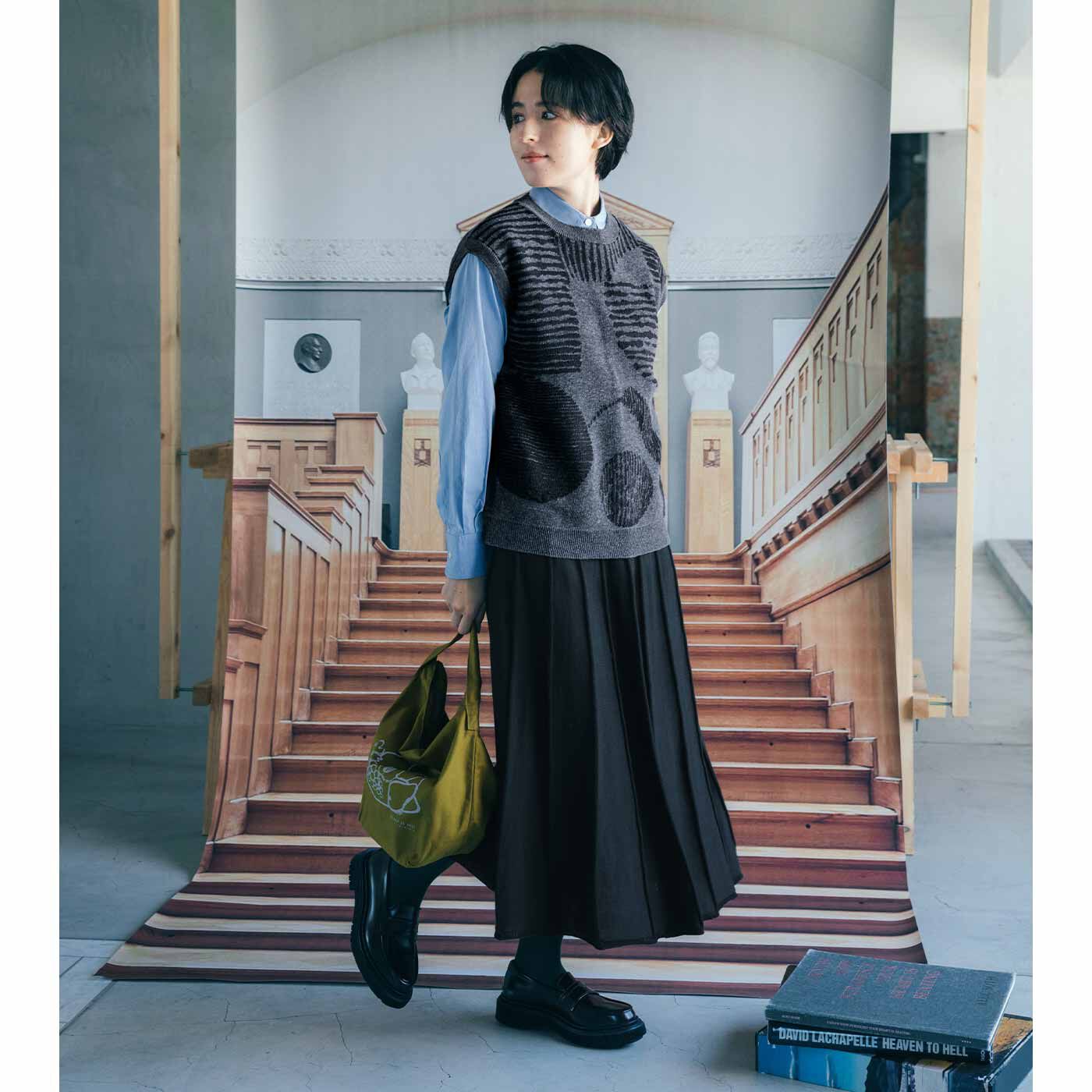 サーナ ヤ オッリ 伸びやかだけどきちんと感も 立体ライン編みがプリーツ見えのニットスカート〈ナイトブラック〉【送料無料】