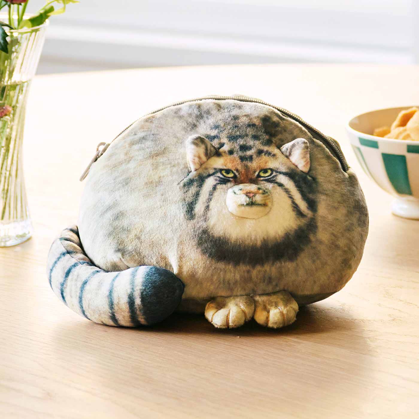 YOU+MORE! 丸すぎる世界最古の猫 マヌルネコもっちりクッション