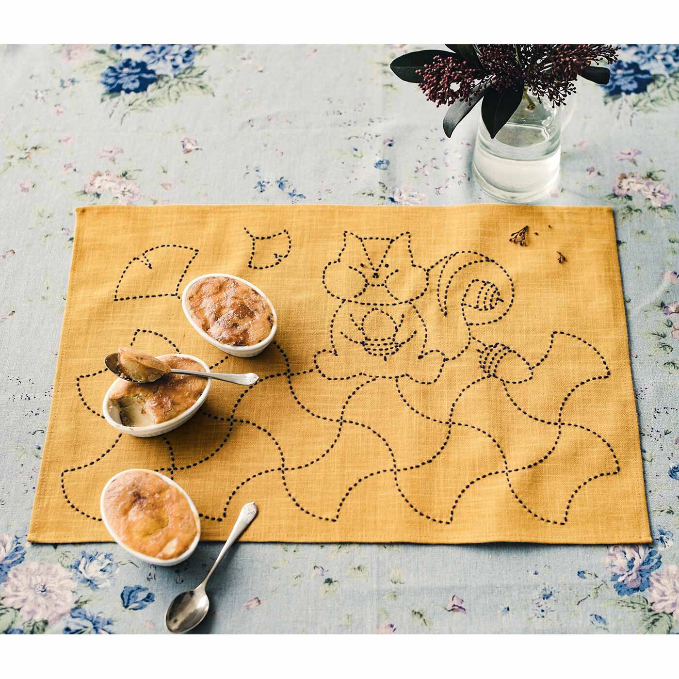 【タイプが選べる】使ってほっこり眺めてにんまり 季節をめぐる刺し子のフリークロス【送料: 450円+税】