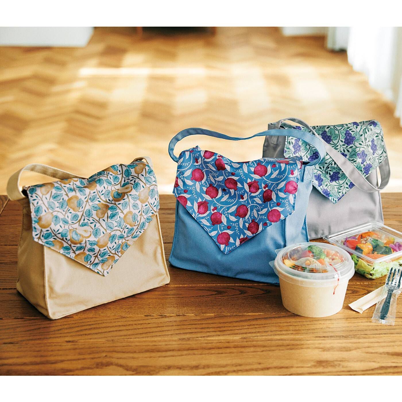 am&be ゴムバンドで固定してお弁当の傾き回避 肩掛けもできるランチトートの会【送料: 450円+税】