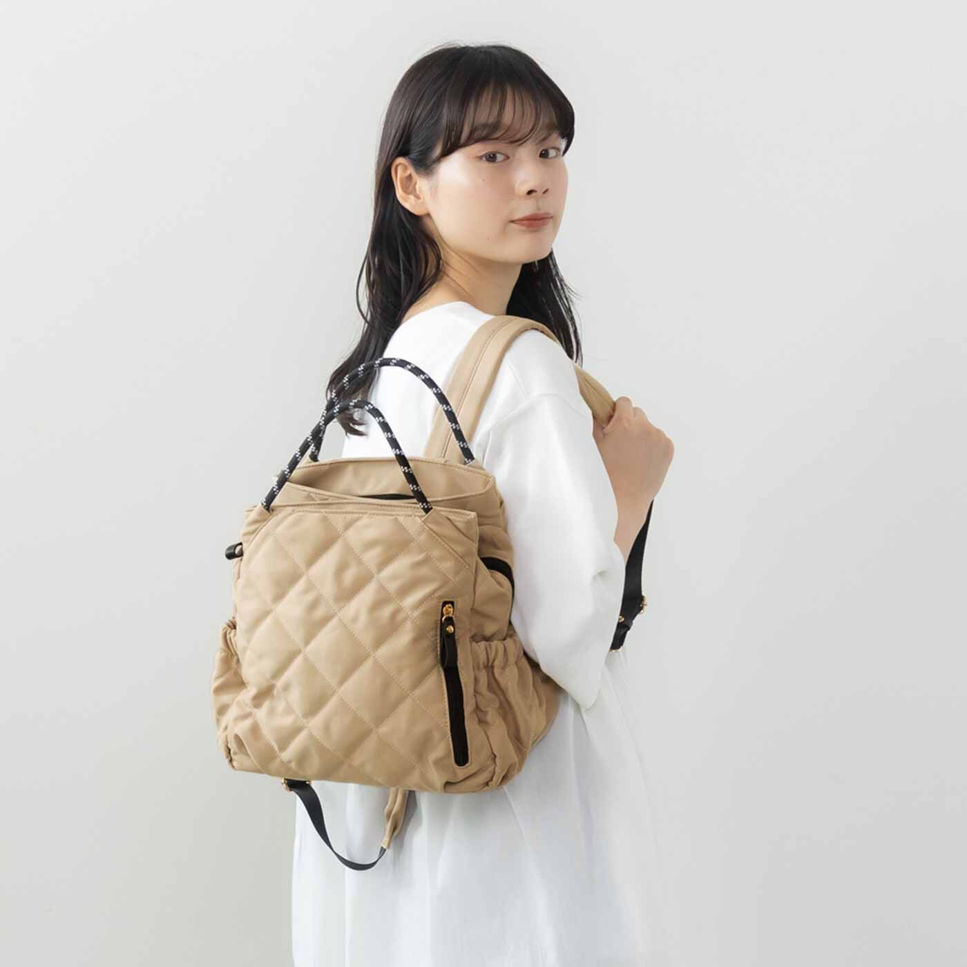 ラミプリュス コロンと上品な トート持ちもできる3層キルトリュック〈パールベージュ〉【送料無料】