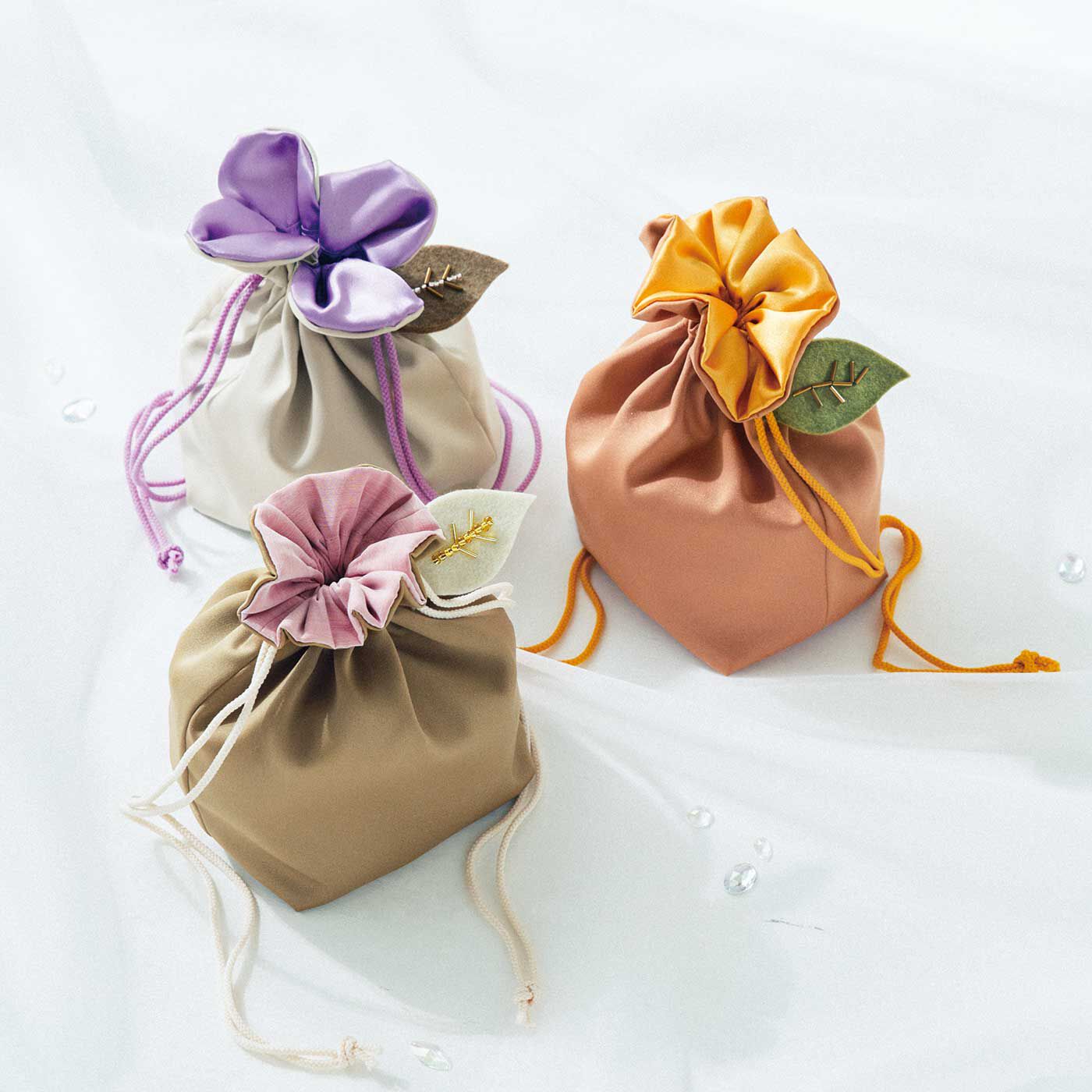 CCP きらりとひかるビーズ刺しゅうの葉っぱがかわいい 花咲くきんちゃくポーチの会【送料: 450円+税】